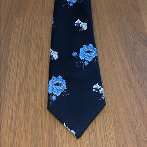 SALE Vintage Oleg Cassini Tie . Floral Design